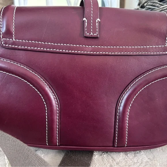 Donney & BOURKE Leather Crossbody Bag in Burgundy - Picture 3 of 7